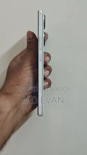 iQOO 256 GB White
