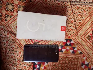 OnePlus 5T 64 GB Black