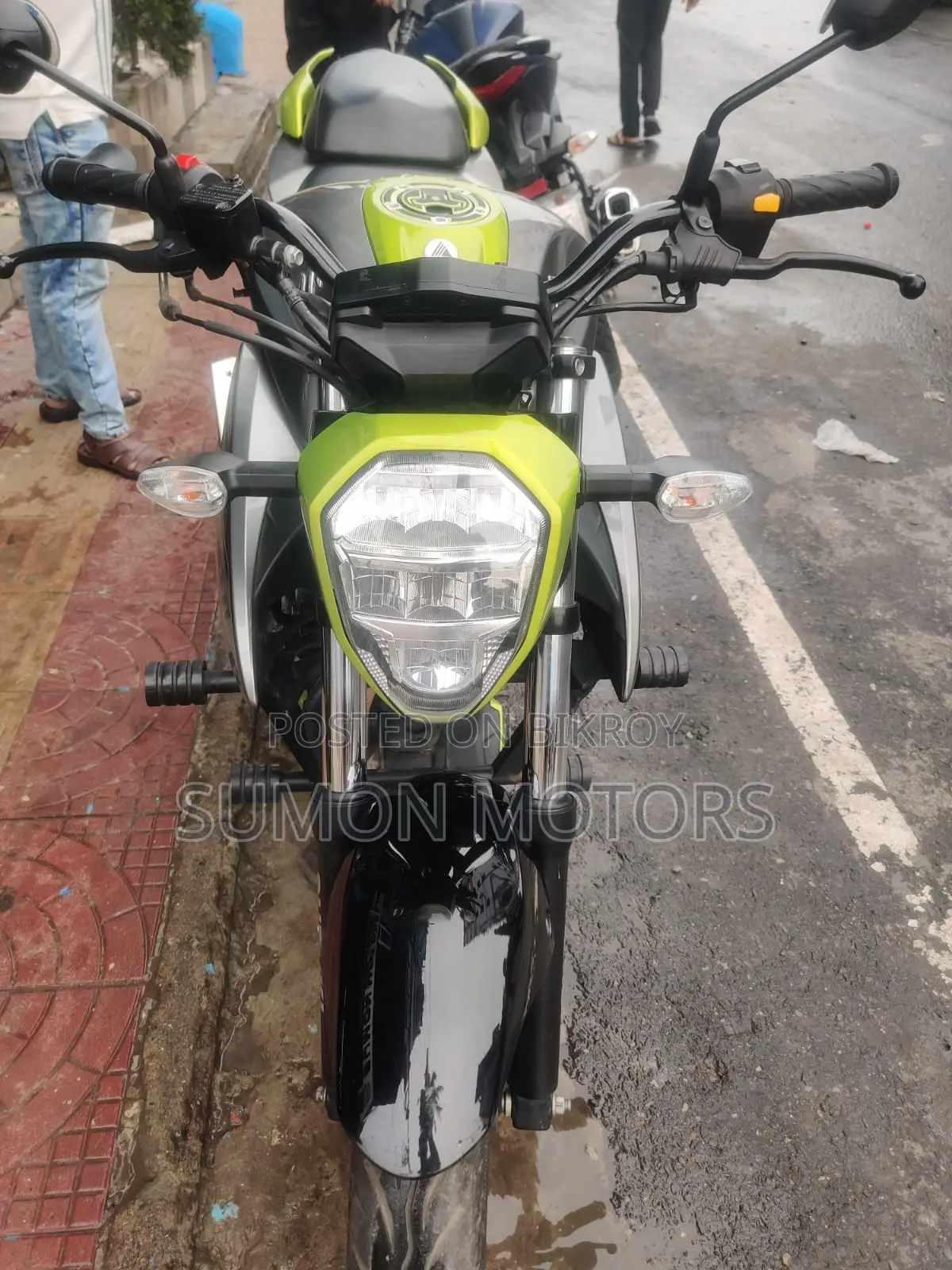 সুজুকি জিক্সার ২০২৫ গ্রে