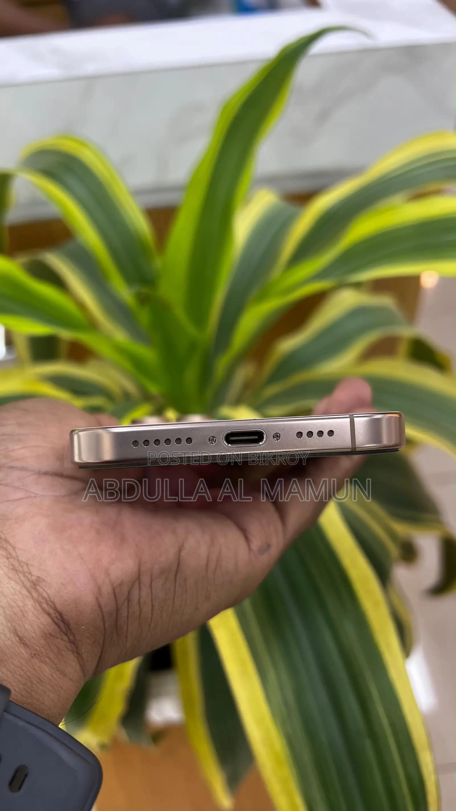 অ্যাপল আইফোন ১৬ প্রো ম্যাক্স ২৫৬ জিবি গোল্ড