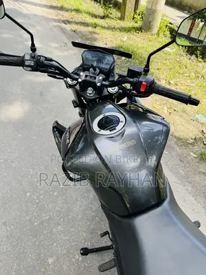 হিরো এক্সট্রিম ১২৫আর ২০২৫ ব্ল্যাক