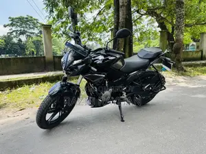 হিরো এক্সট্রিম ১২৫আর ২০২৫ ব্ল্যাক