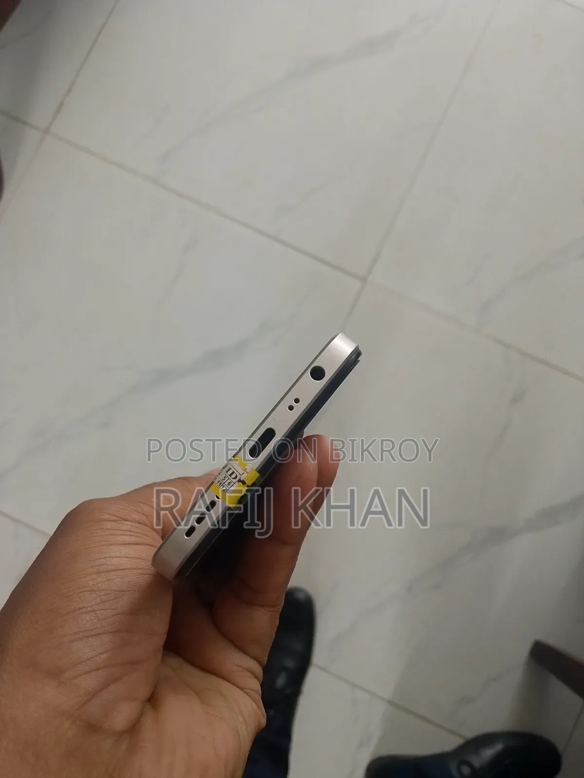 রিয়েলমি ভি৩০ ১২৮ জিবি রোজ গোল্ড