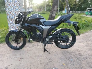 সুজুকি জিক্সার ২০২৩ ব্ল্যাক