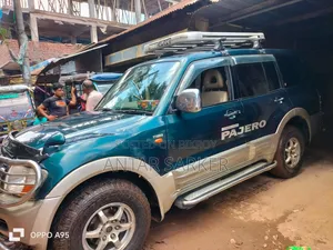 Mitsubishi Pajero 2001
