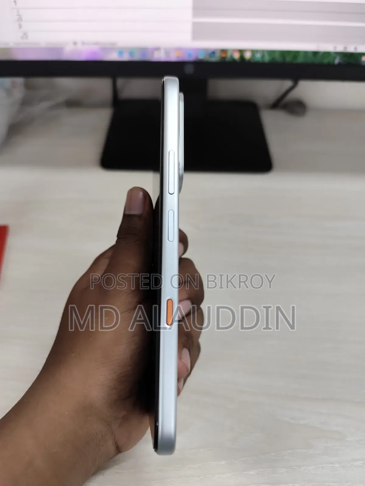 Infinix Hot 70 128 GB Silver