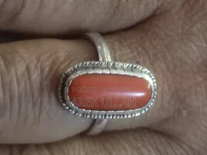 একটি উন্নত মানের প্রবালের আংটি