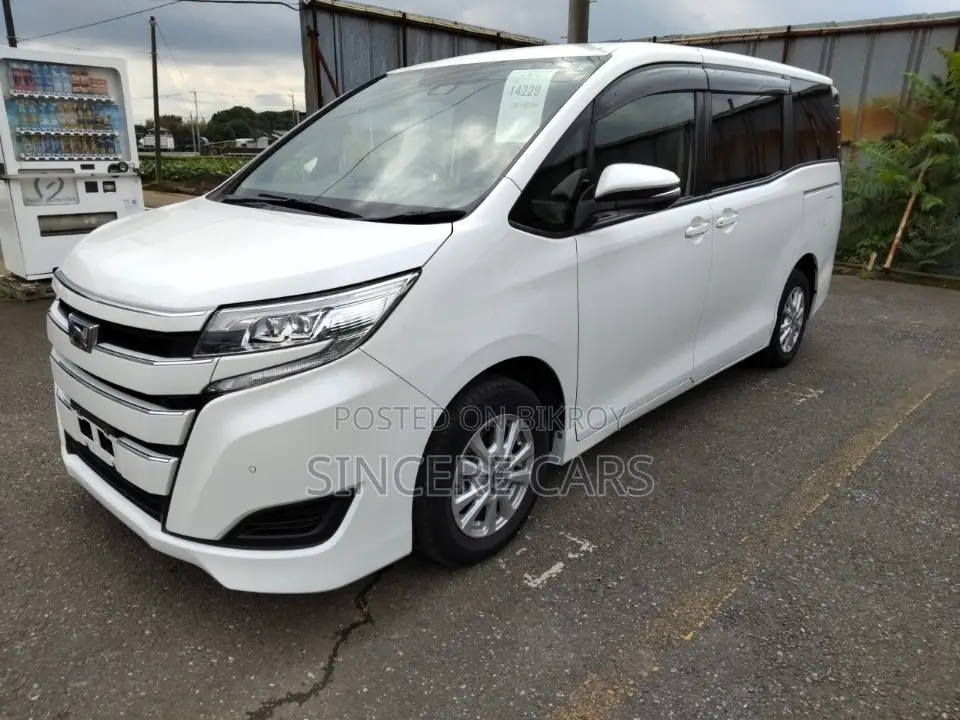 Toyota Noah 1.8 Front-Wheel Drive Hybrid (7 seater) 2021 Pearl