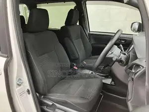 Toyota Noah 1.8 Front-Wheel Drive Hybrid (7 seater) 2021 Pearl