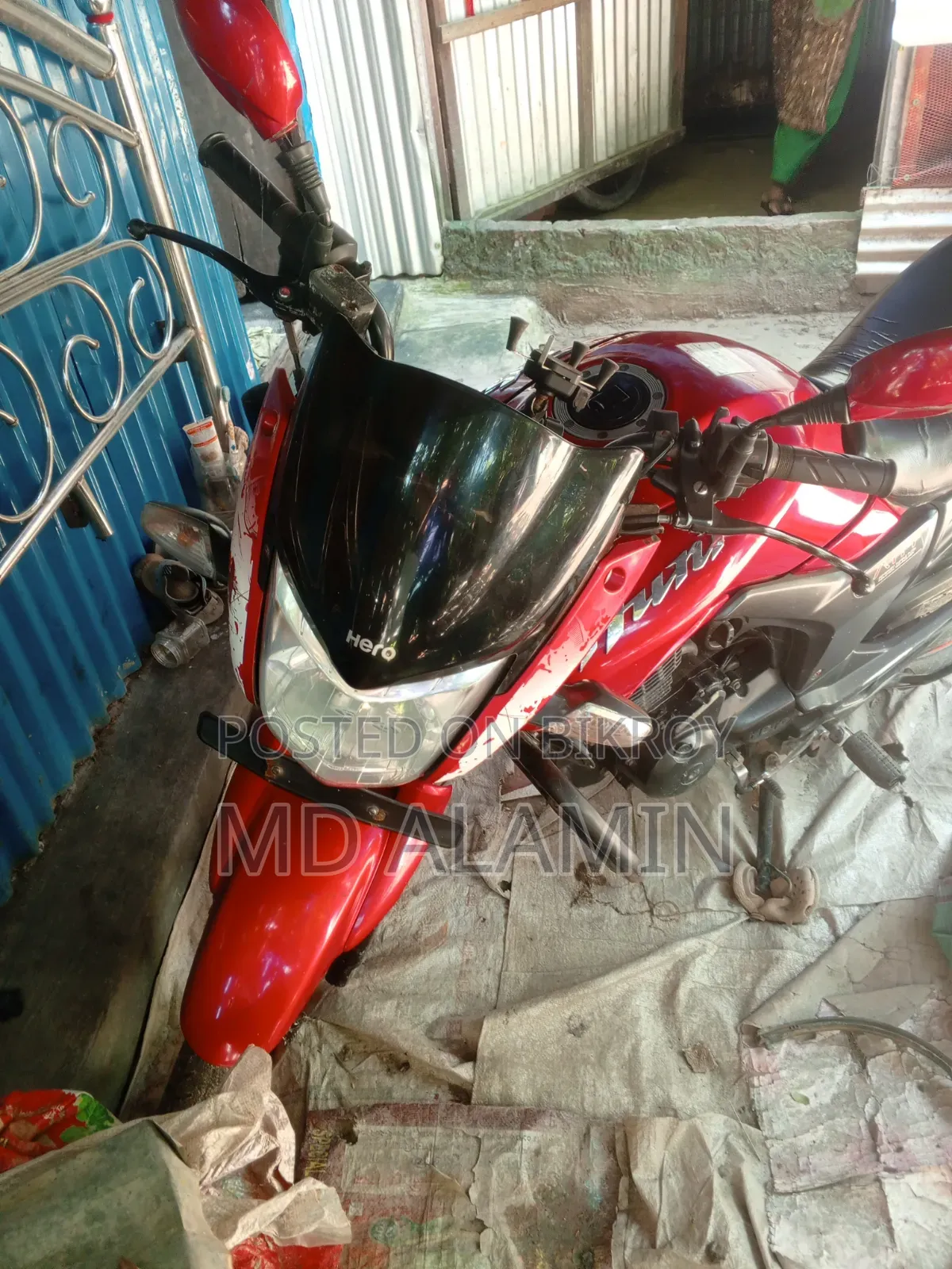 হিরো হাঙ্ক ২০১৮ লাল