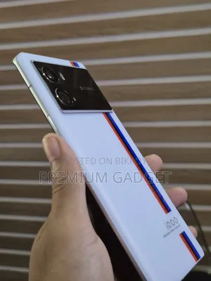 iQOO 256 GB White