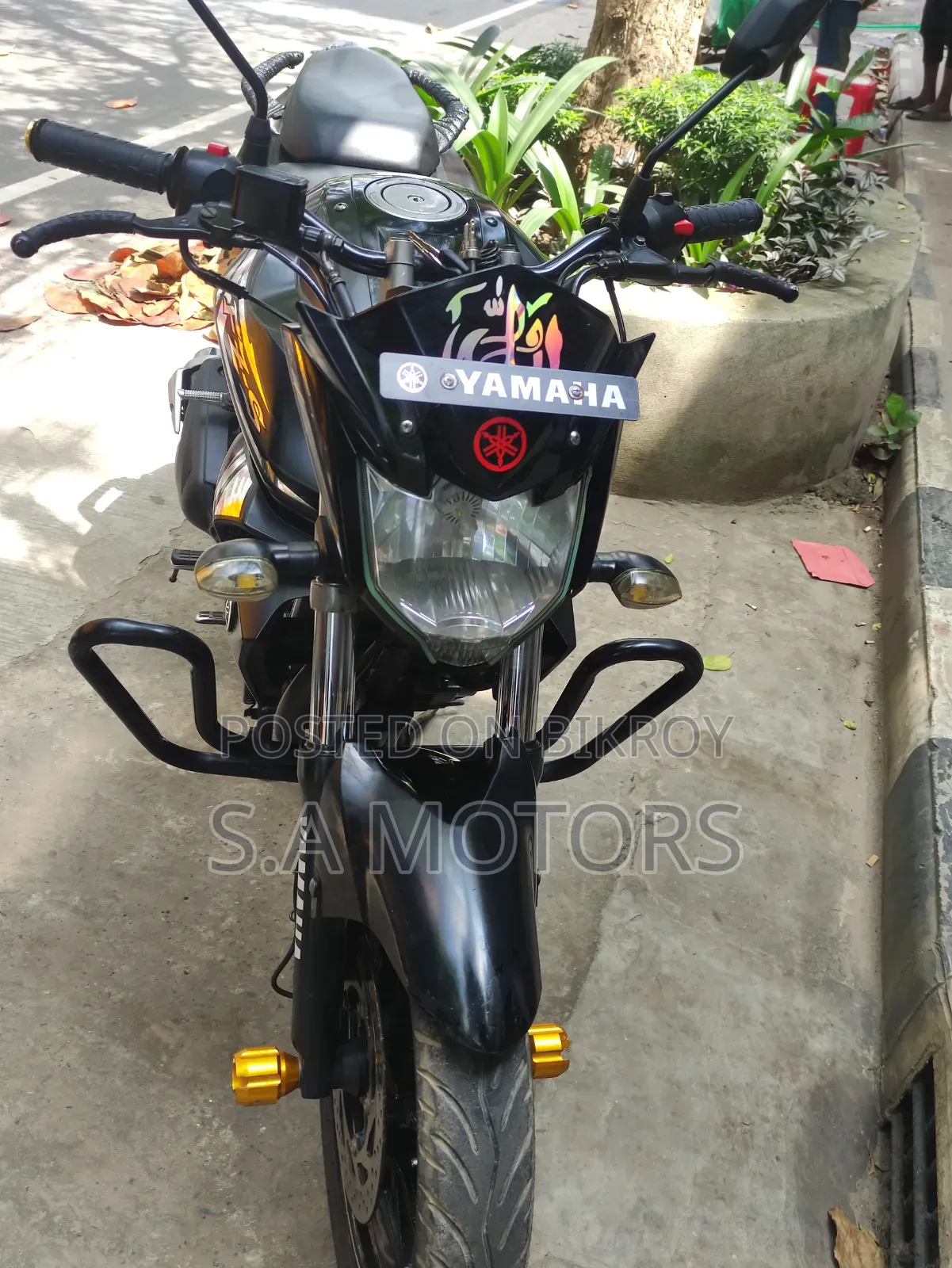 ইয়ামাহা এফজেডএস ভি২ ২০২১ কালো