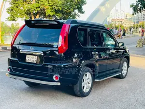 New Nissan X-Trail 2010 Black