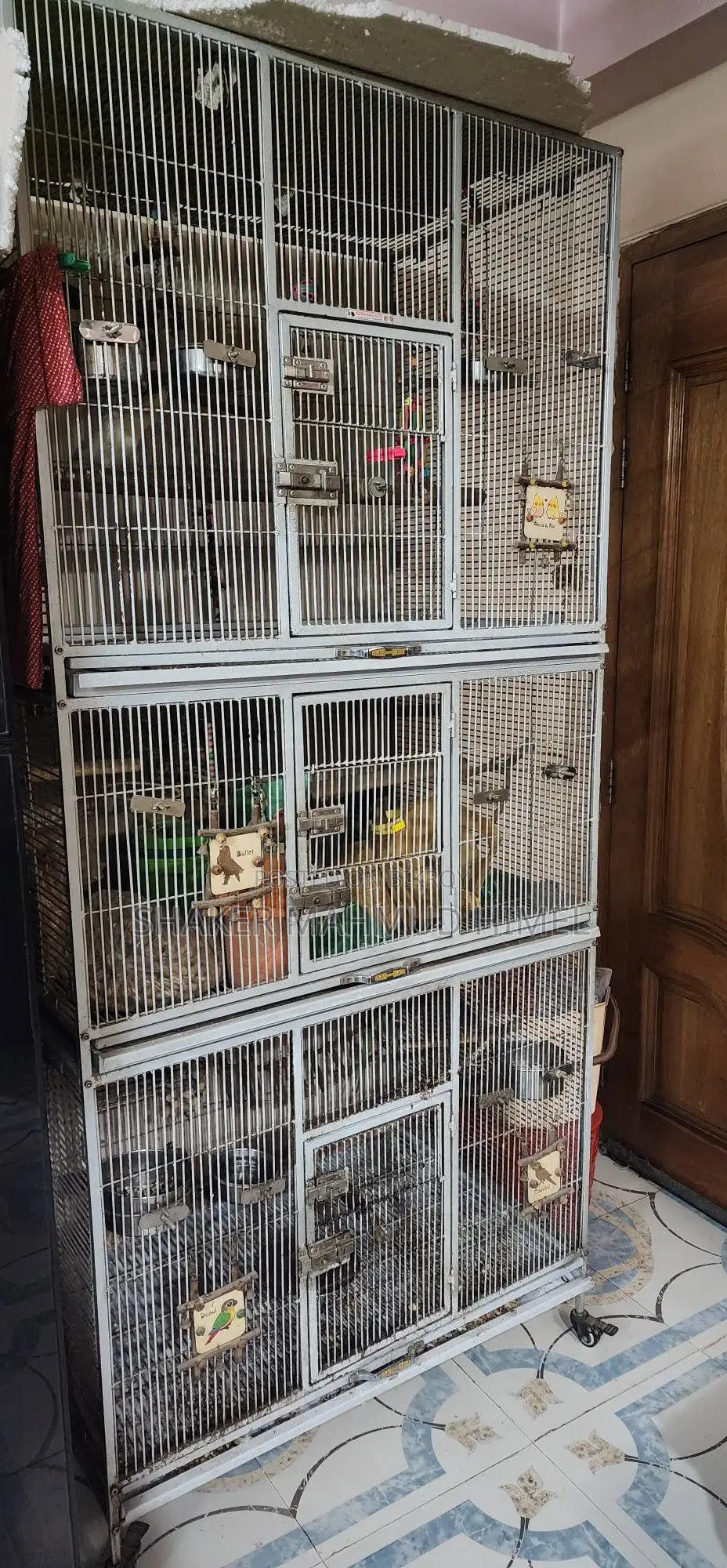 Three-story bird cage (cage only) will be sold at a very low price