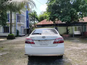 টয়োটা প্রমিও ২০০৭ পার্ল