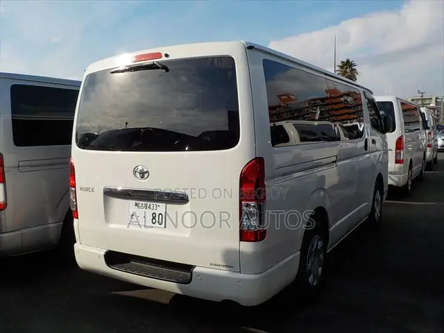 Toyota HiAce 2021 White