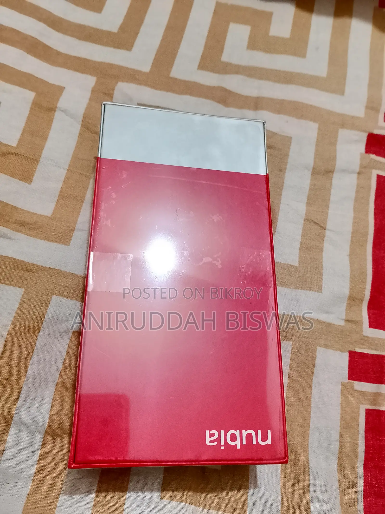 নতুন মোবাইল ফোন ২৫৬ জিবি লাল