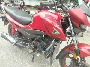 হোন্ডা লিভো ২০১৮ লাল