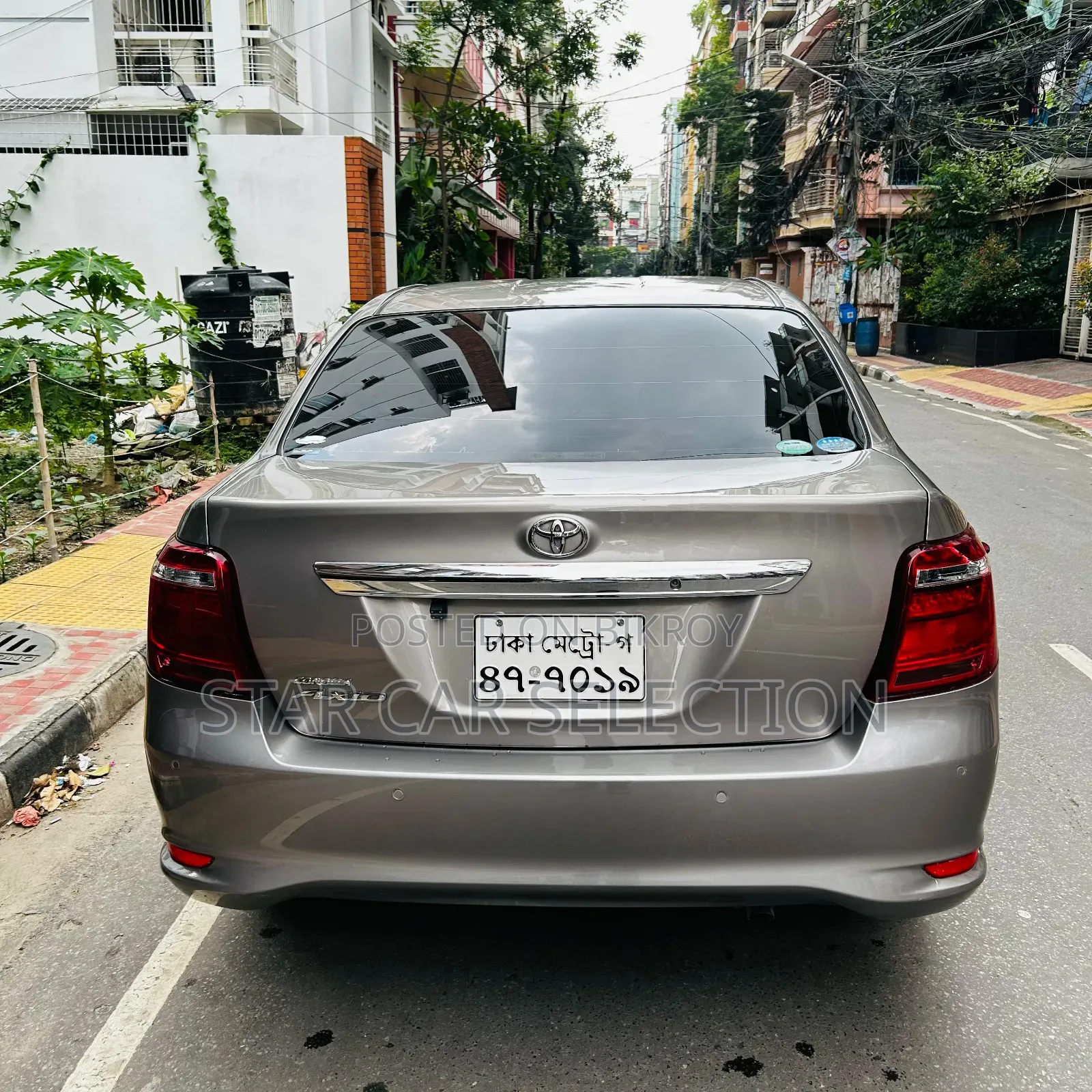 টয়োটা অ্যাক্সিও ২০১৭ গ্রে