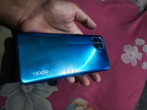 অপ্পো এফ১৭ প্রো ১২৮ জিবি নীল