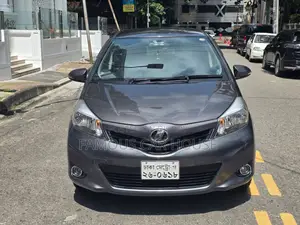 Toyota Vitz 2011 Gray