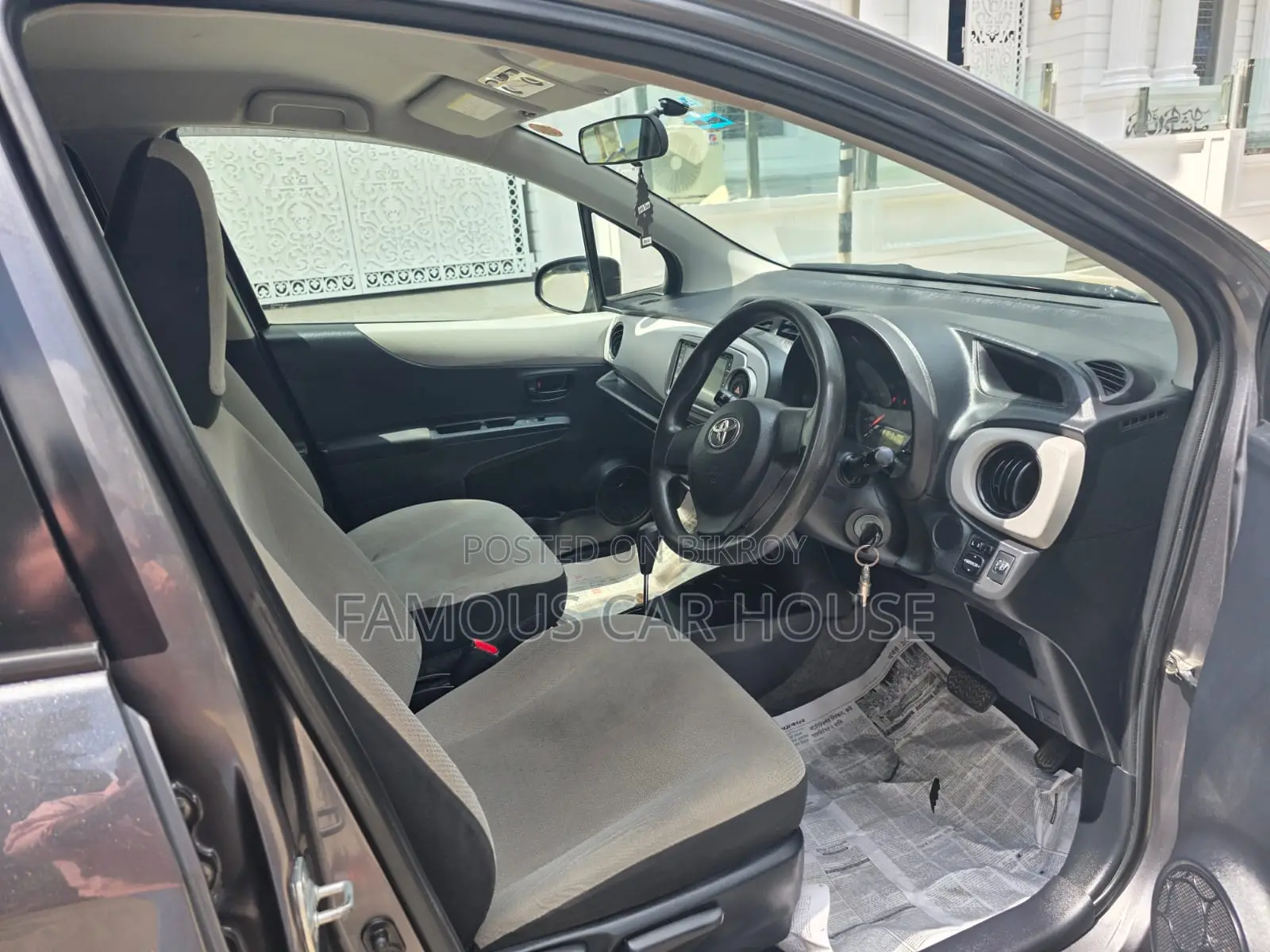 Toyota Vitz 2011 Gray