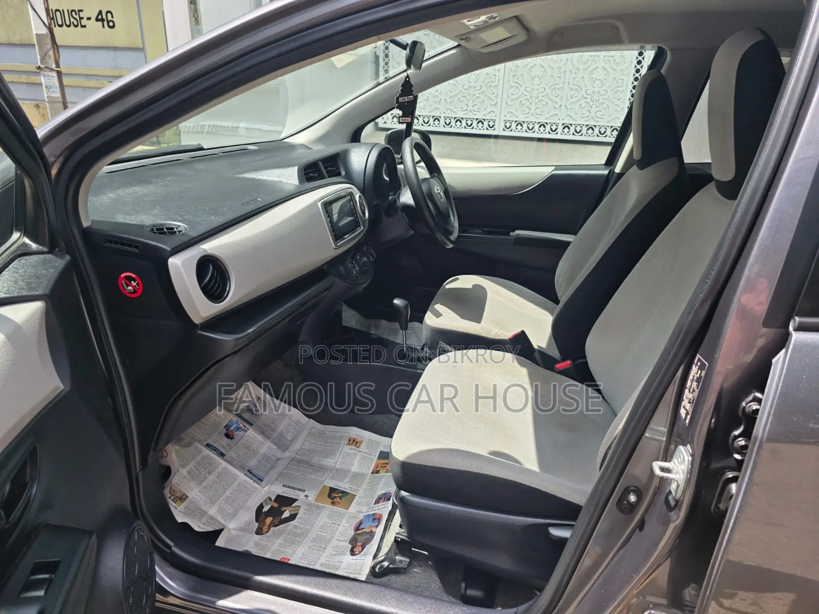 Toyota Vitz 2011 Gray