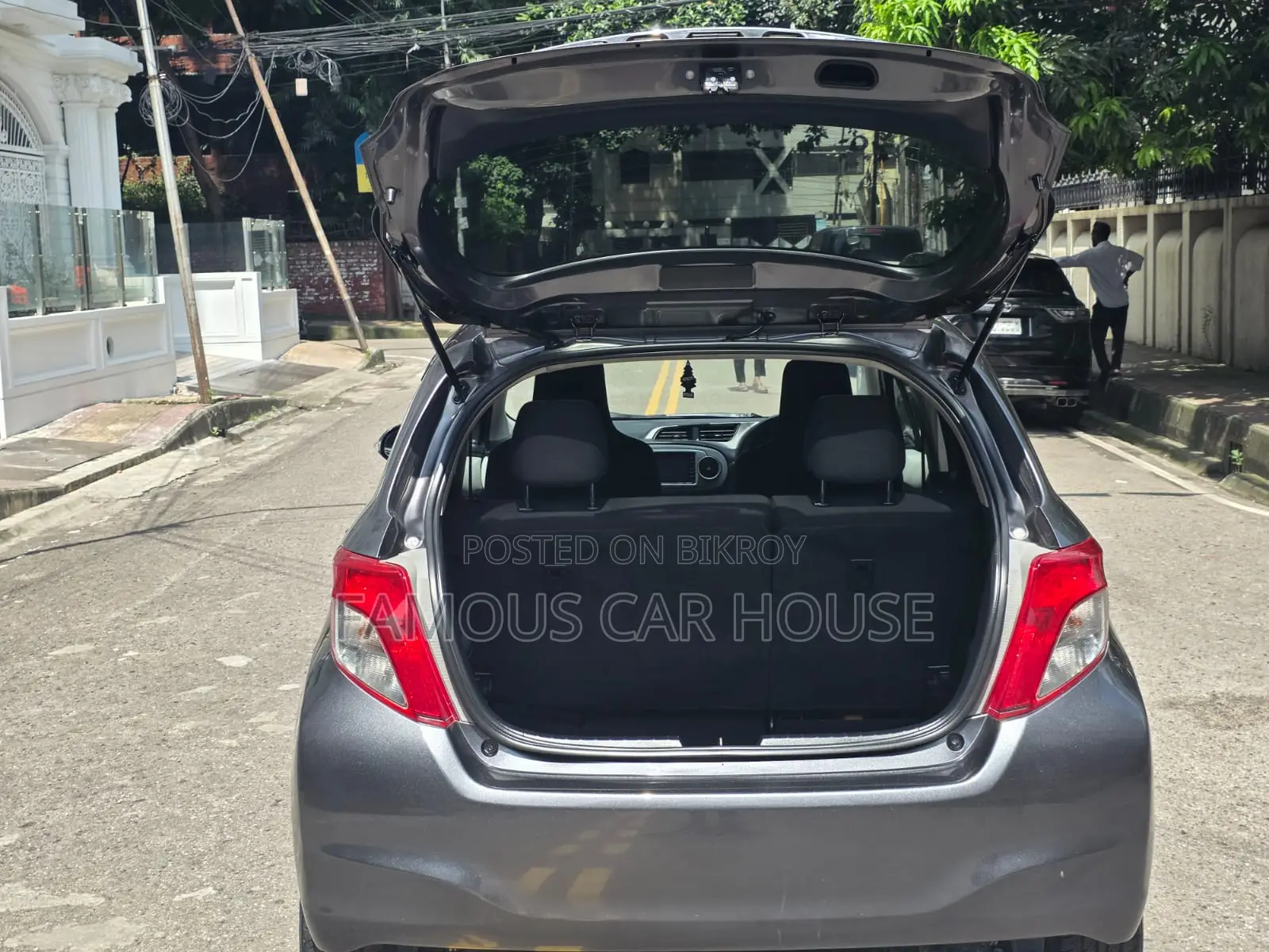 Toyota Vitz 2011 Gray