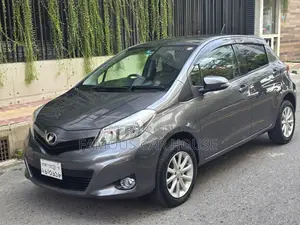 Toyota Vitz 2011 Gray