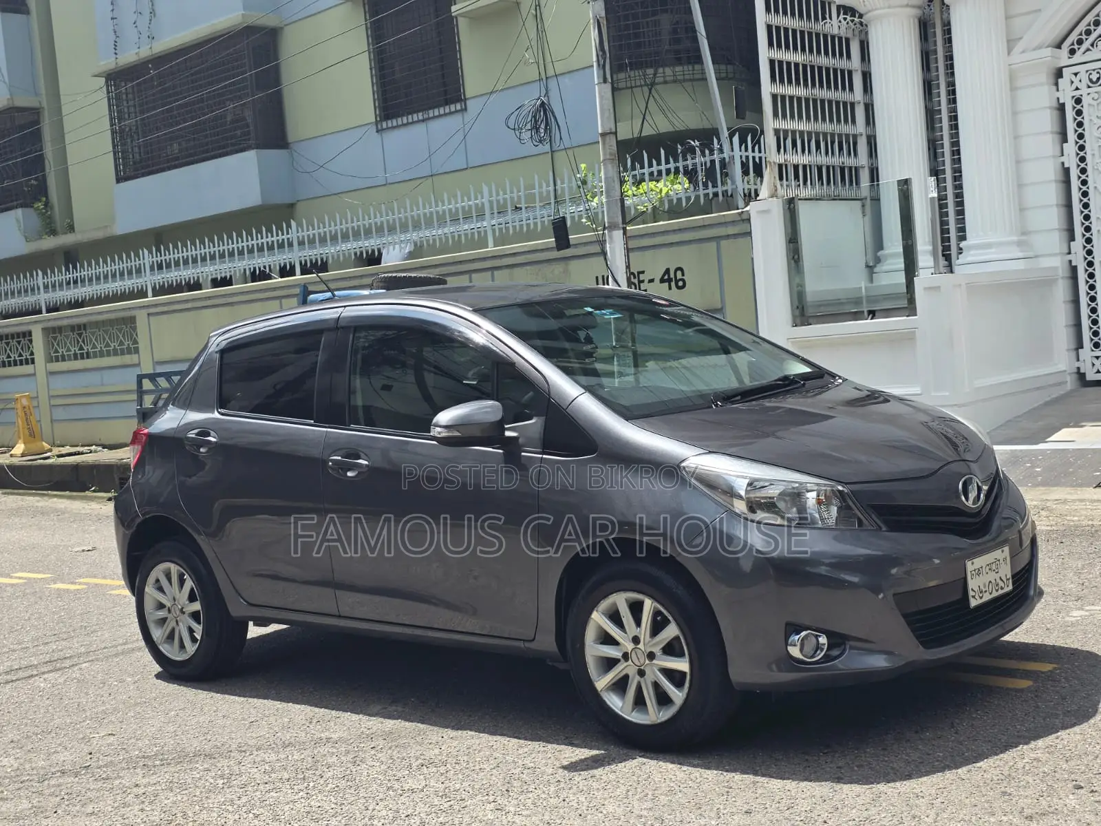Toyota Vitz 2011 Gray