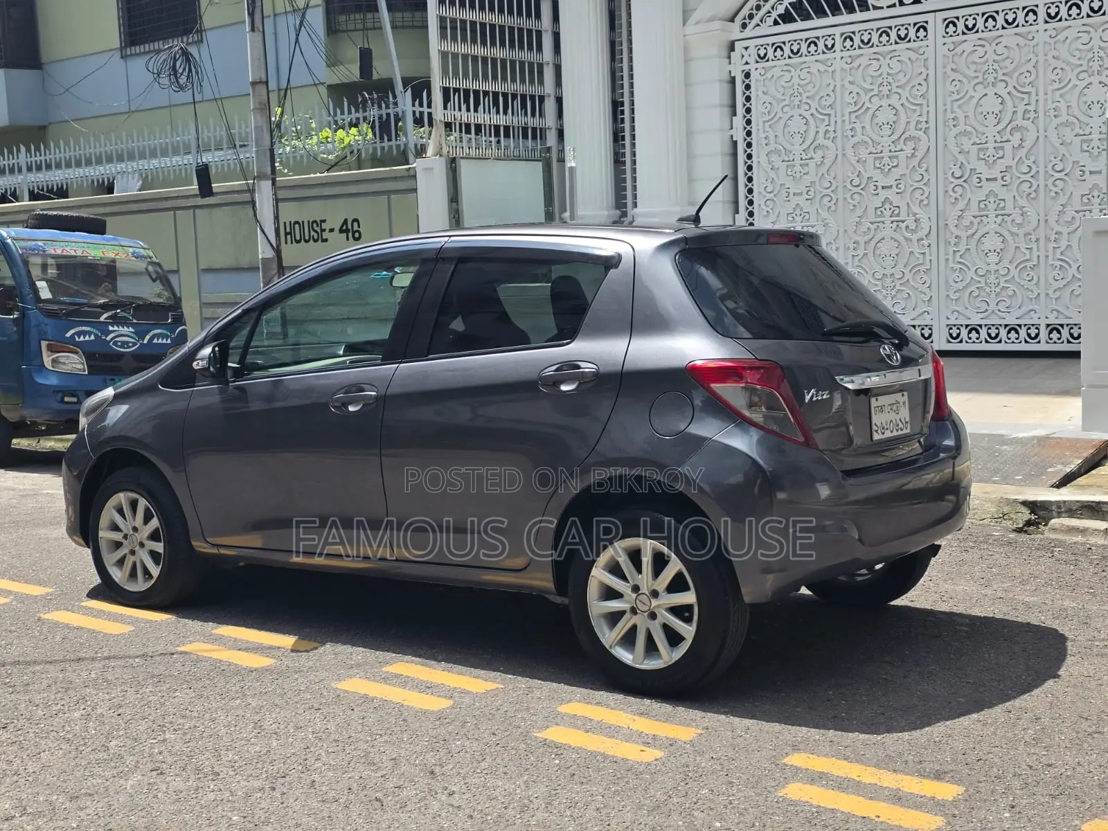 Toyota Vitz 2011 Gray