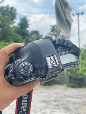 ক্যানন ৬ডি ফুল ফ্রেম বডি উইথ ব্যাটারি গ্রিপ