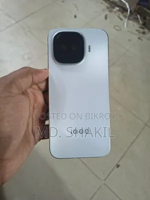 নতুন আইকিউও ২৫৬ জিবি সাদা