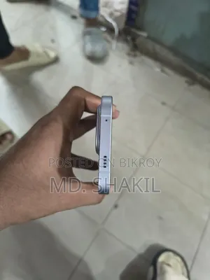 নতুন আইকিউও ২৫৬ জিবি সাদা