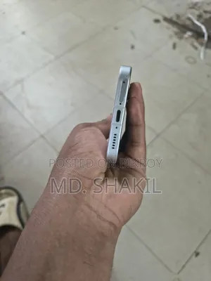 নতুন আইকিউও ২৫৬ জিবি সাদা
