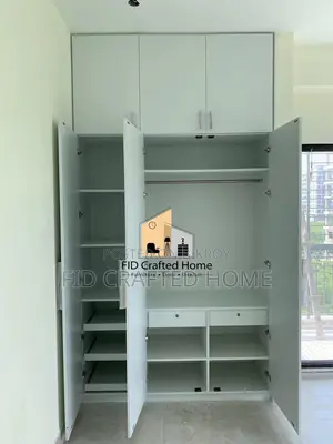 3-Door Wall-Fitted Almirah