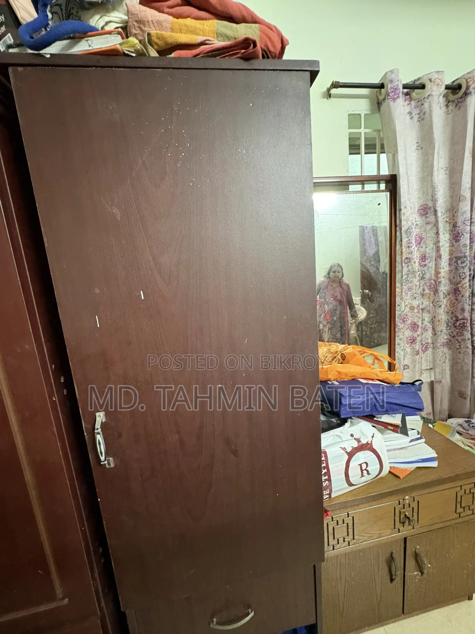ফার্নিচার সেটস।