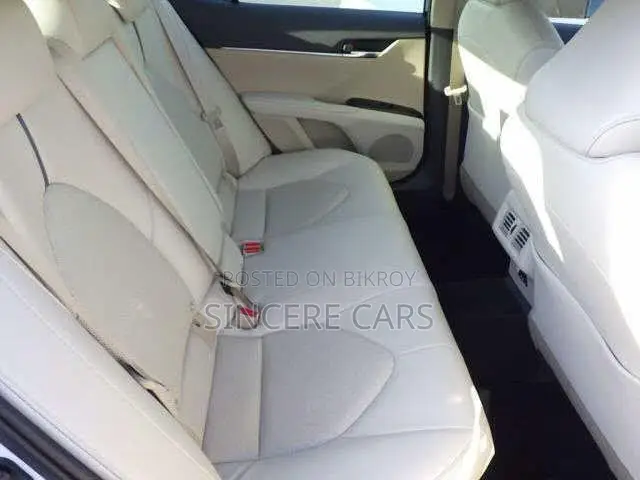 Toyota Camry LE 2021 Pearl