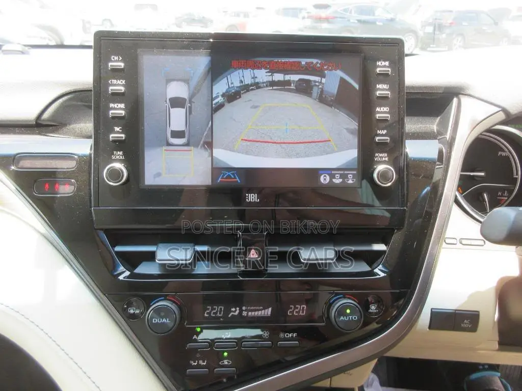 Toyota Camry LE 2021 Pearl