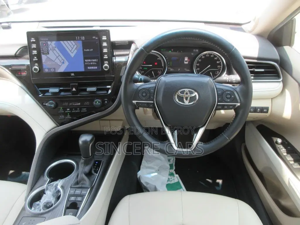 Toyota Camry LE 2021 Pearl