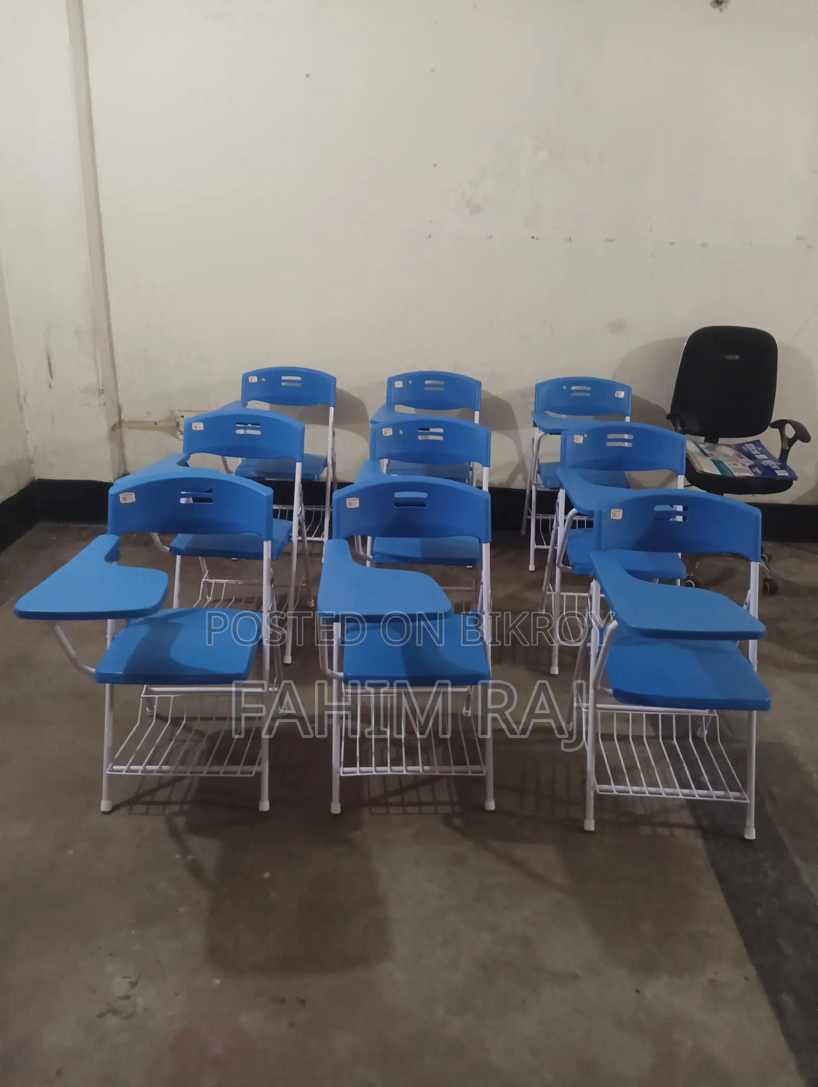 Plastic Chairs Urgent Sell