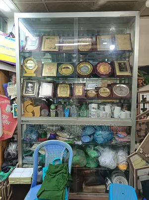 গ্লাস শেলফ