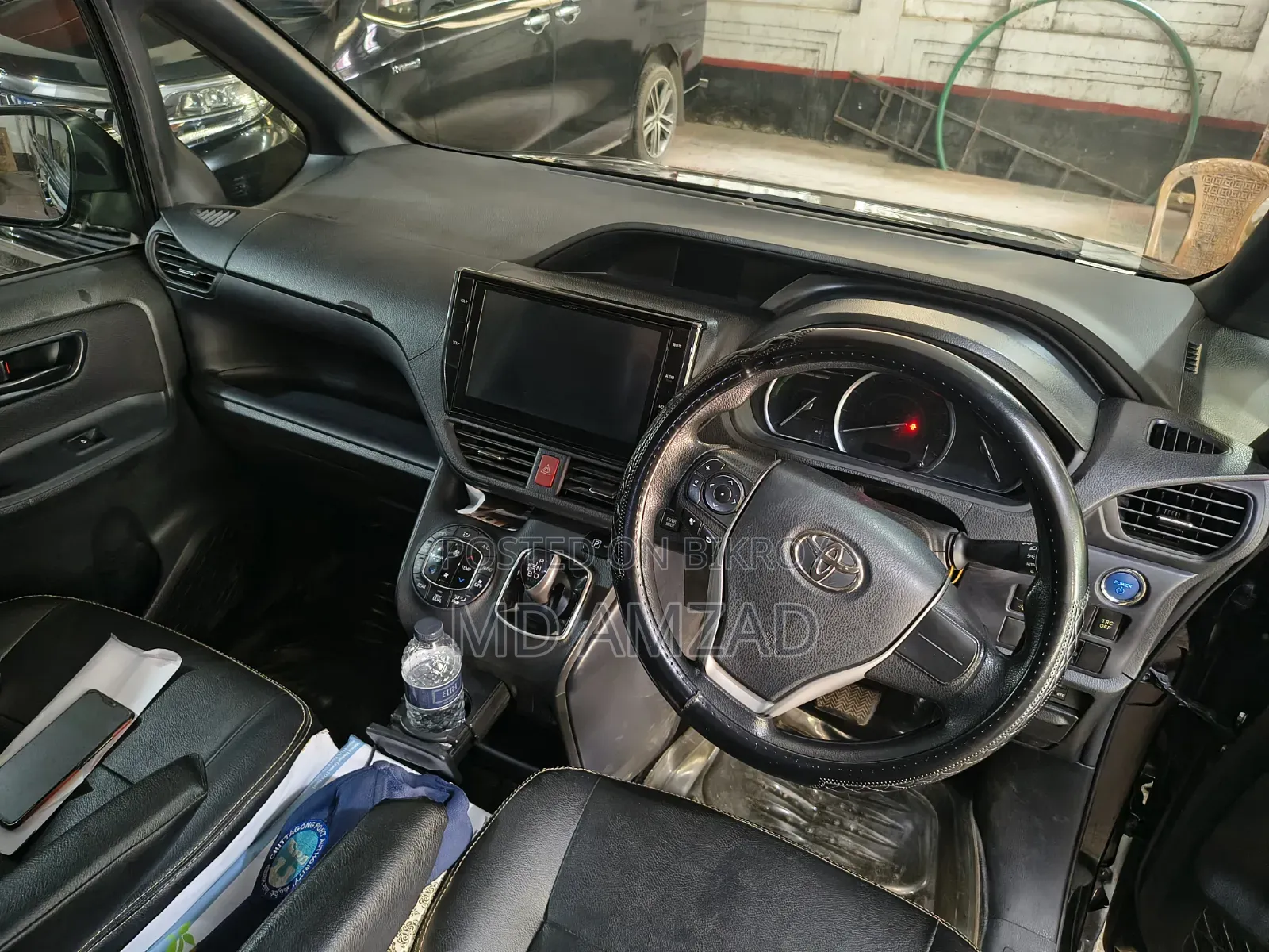 Toyota Noah 2.0 AWD (7 Seater) 2016 Black