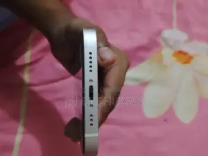 অ্যাপল আইফোন ১২ ১২৮ জিবি হোয়াইট