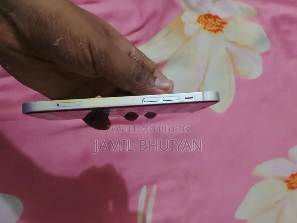 অ্যাপল আইফোন ১২ ১২৮ জিবি হোয়াইট