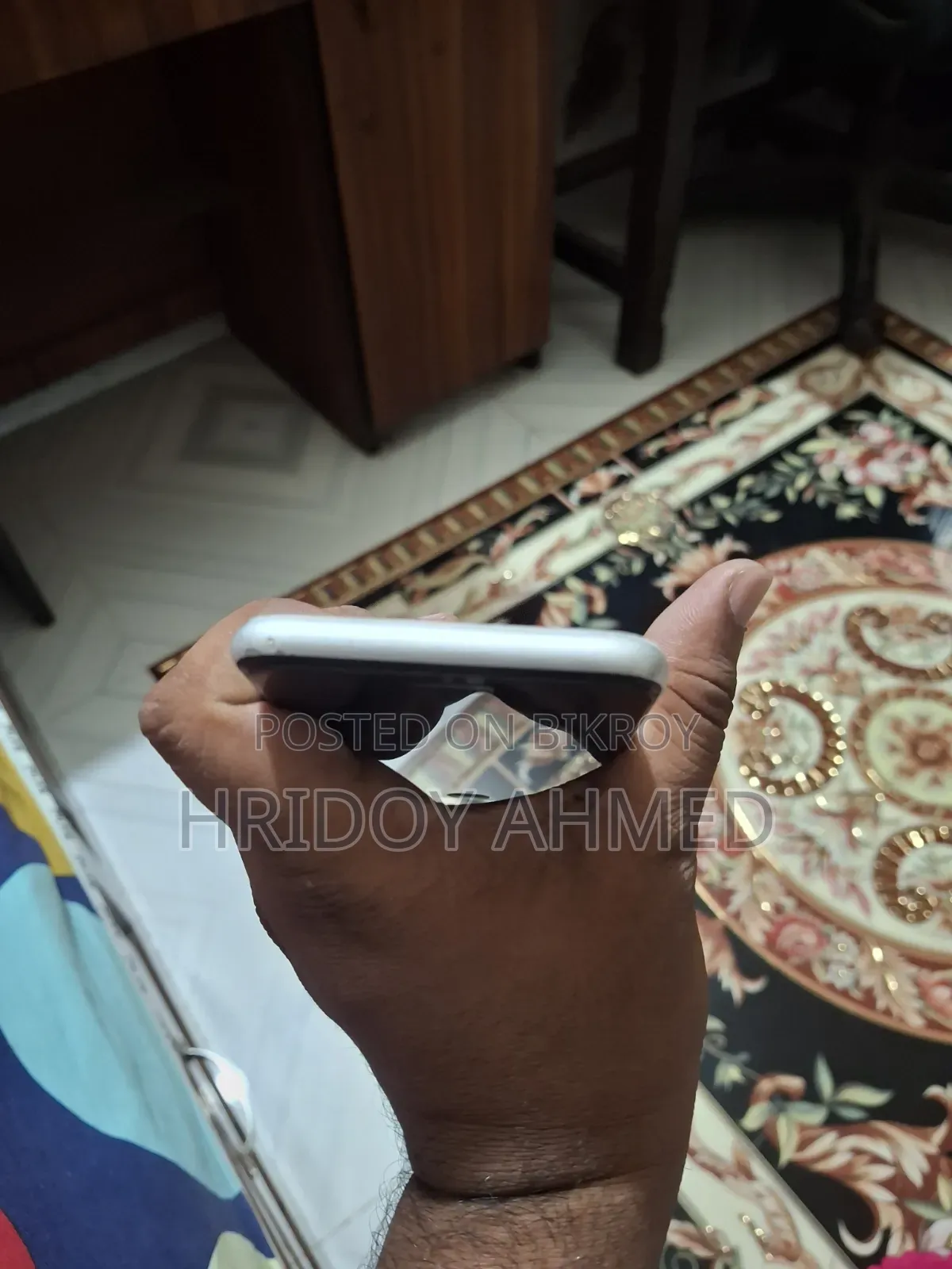 অ্যাপল আইফোন এসই (২০২০) ৬৪ জিবি হোয়াইট