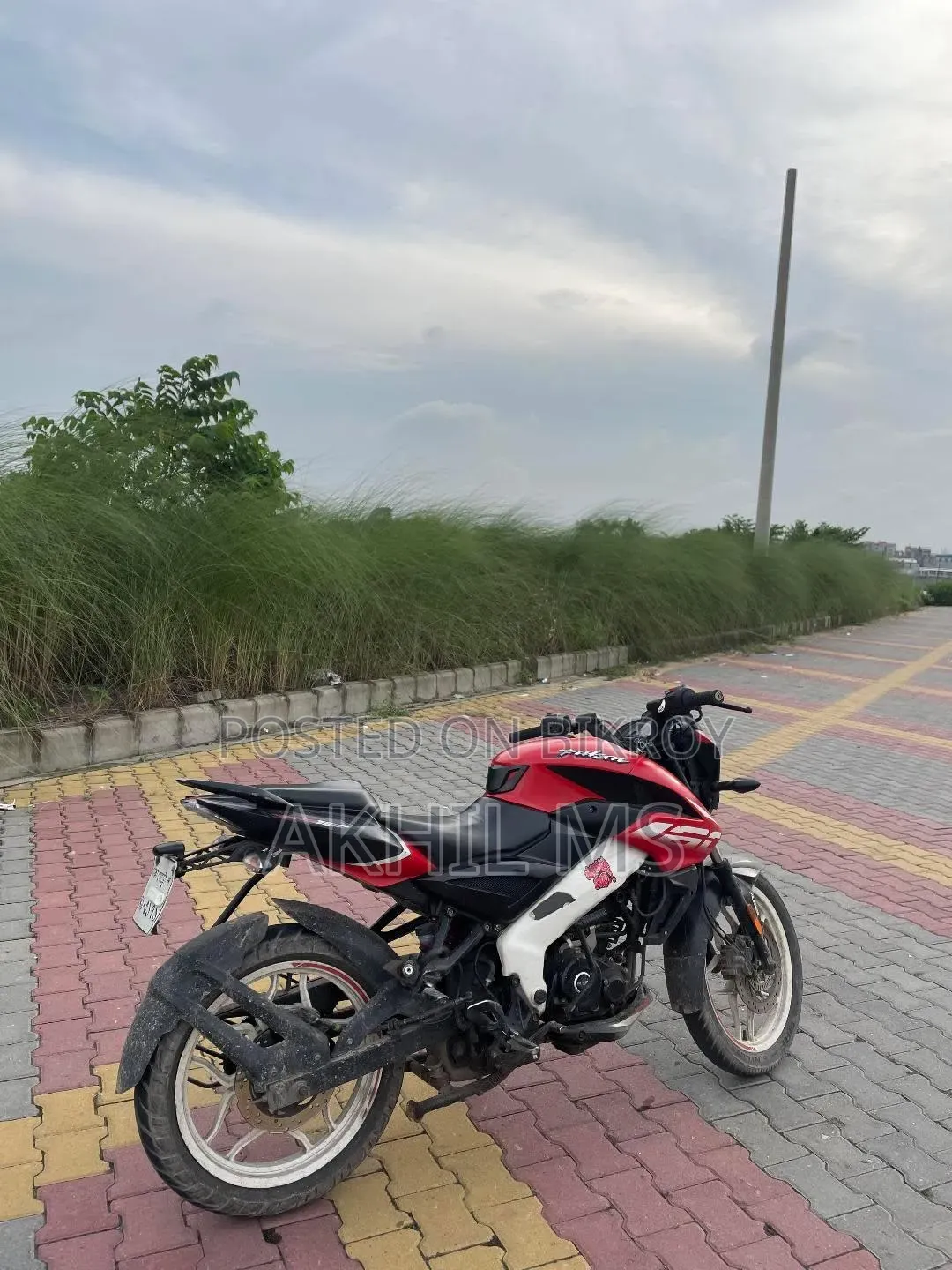 Bajaj Pulsar NS 160 2022 Red