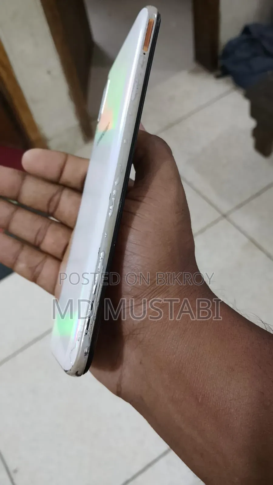 স্যামসাং গ্যালাক্সি এ৭০ ১২৮ জিবি সাদা
