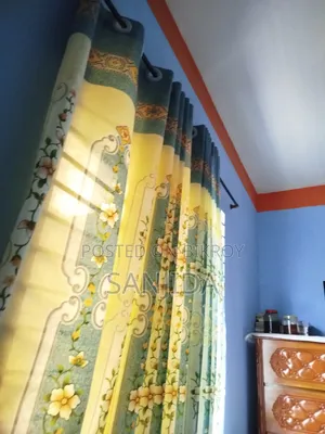 12 pieces of 4-pleat curtains.