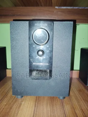 Very good speaker, looks like brand new, test it by playing as much as you want